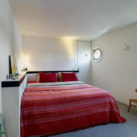 A304 Romantic Seaship In Center * Amsterdam