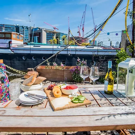 A304 Romantic Seaship In Center 암스테르담