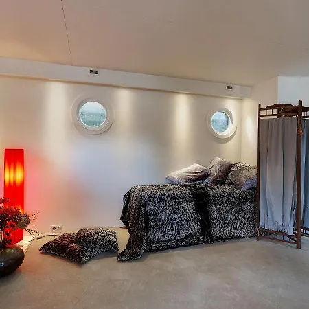 보트호텔 A304 Romantic Seaship In Center 암스테르담