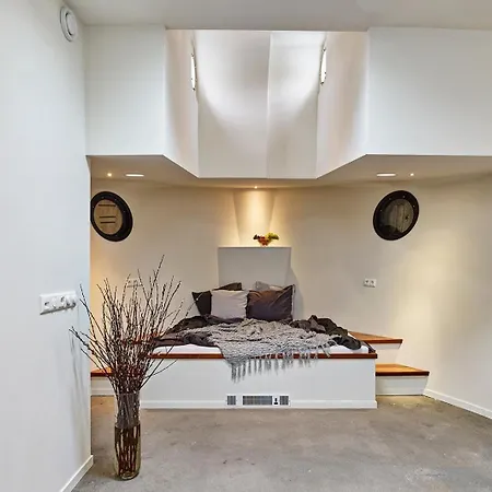 A304 Romantic Seaship In Center Botel Amsterdam