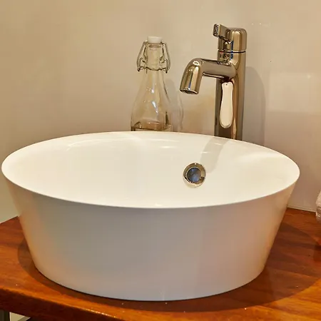 A304 Romantic Seaship In Center Botel Amsterdam