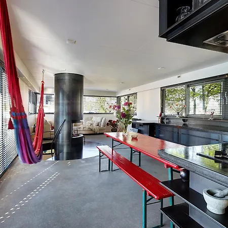 A304 Romantic Seaship In Center