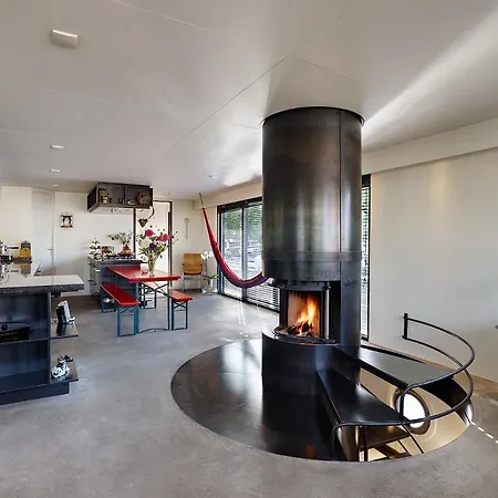 A304 Romantic Seaship In Center Botel