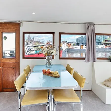 Botel A304 Romantic Seaship In Center *