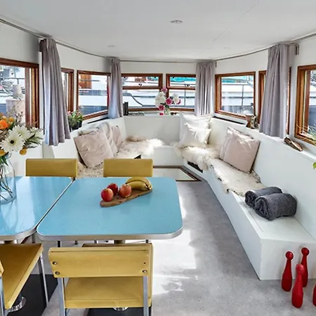 A304 Romantic Seaship In Center *