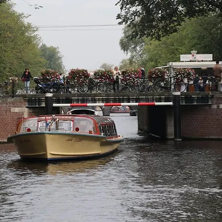 Botel A304 Romantic Seaship In Center