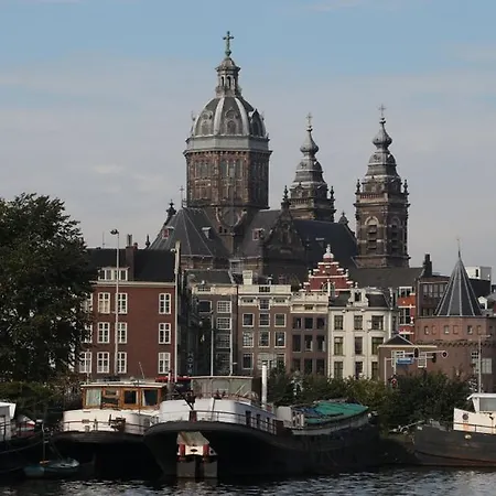 A304 Romantic Seaship In Center Botel