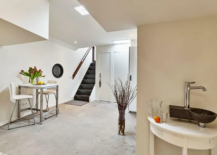 A304 Romantic Seaship In Center أمستردام