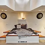 A304 Romantic Seaship In Center * Amsterdam