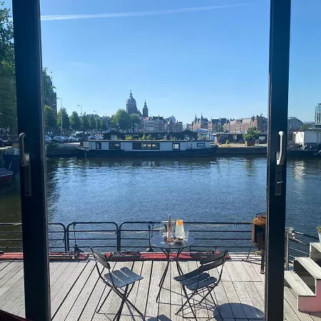 A304 Romantic Seaship In Center Bådhotel *